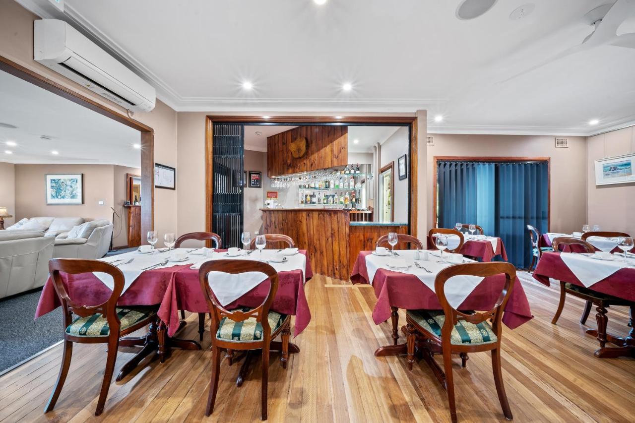 Oasis Inn Ulladulla - Welcoming Guests 18 Years And Older Exteriör bild