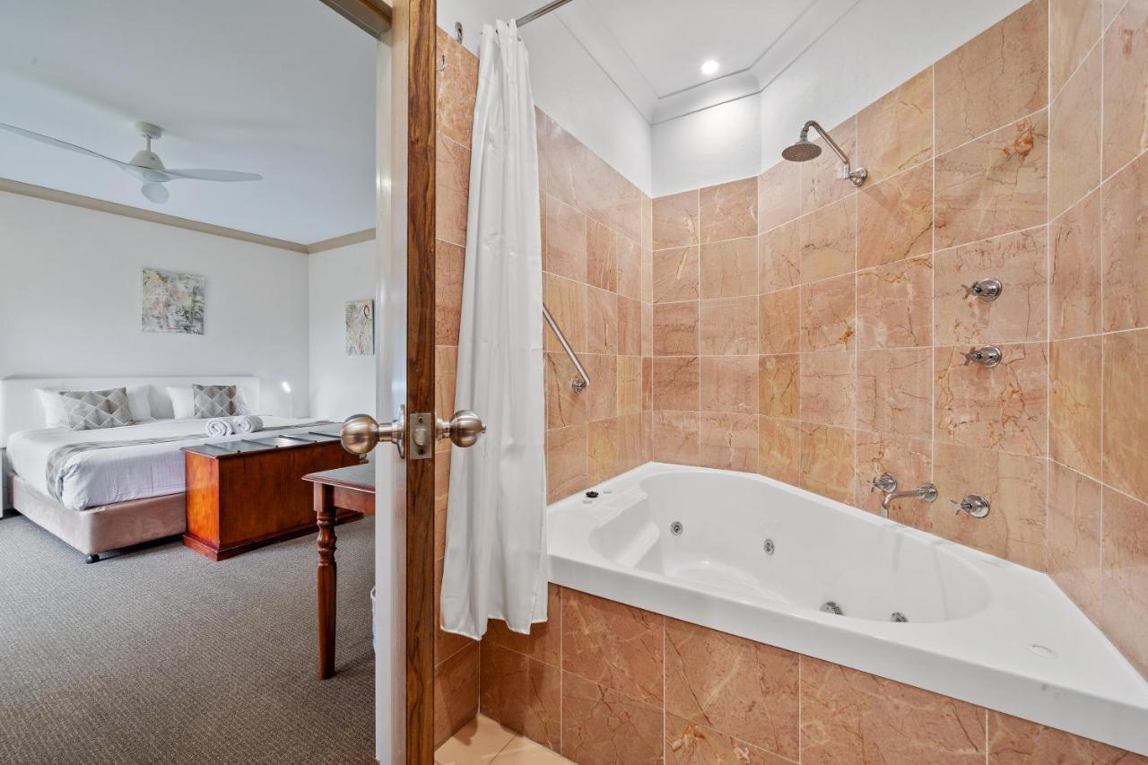 Oasis Inn Ulladulla - Welcoming Guests 18 Years And Older Exteriör bild
