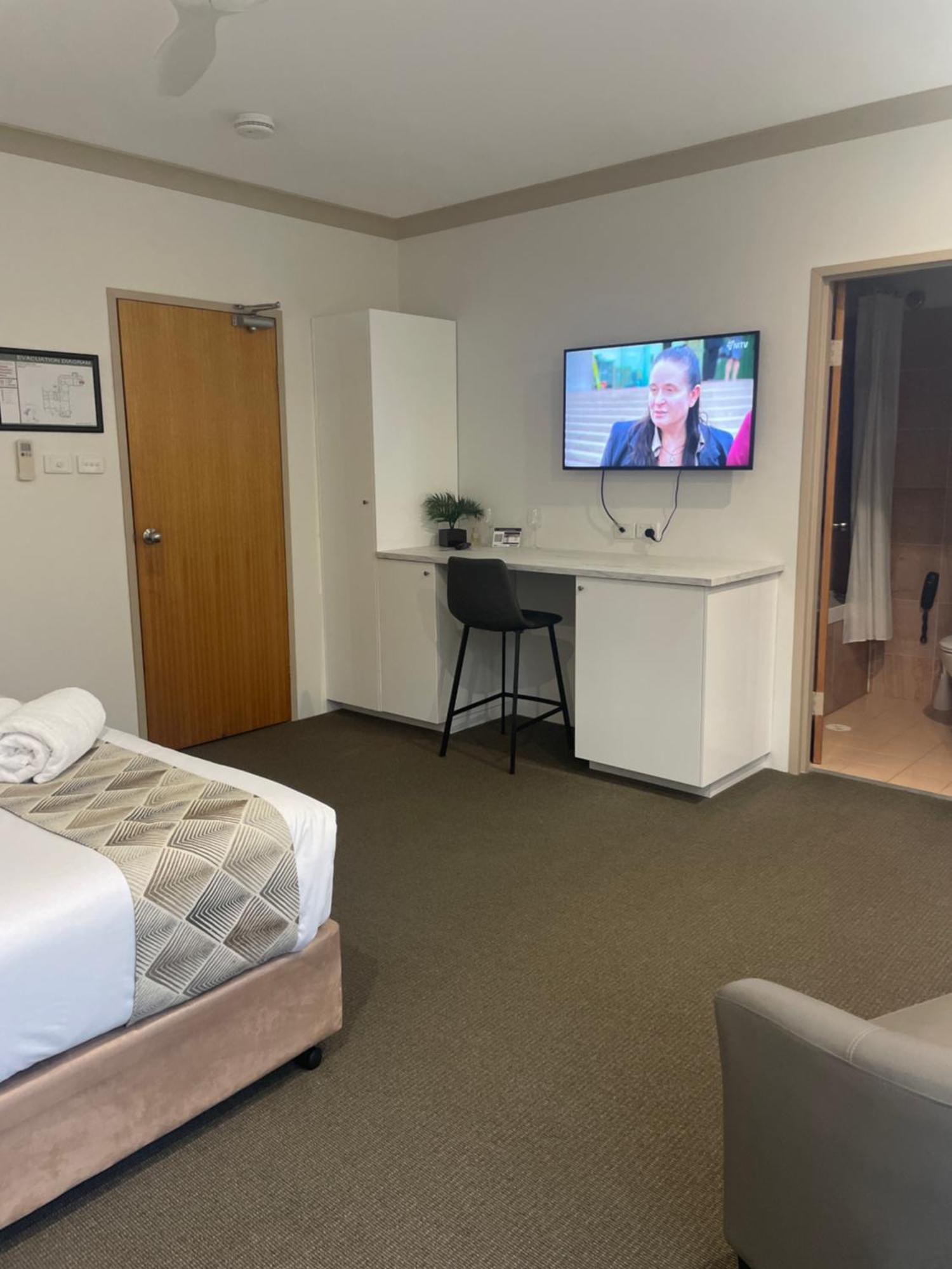 Oasis Inn Ulladulla - Welcoming Guests 18 Years And Older Exteriör bild