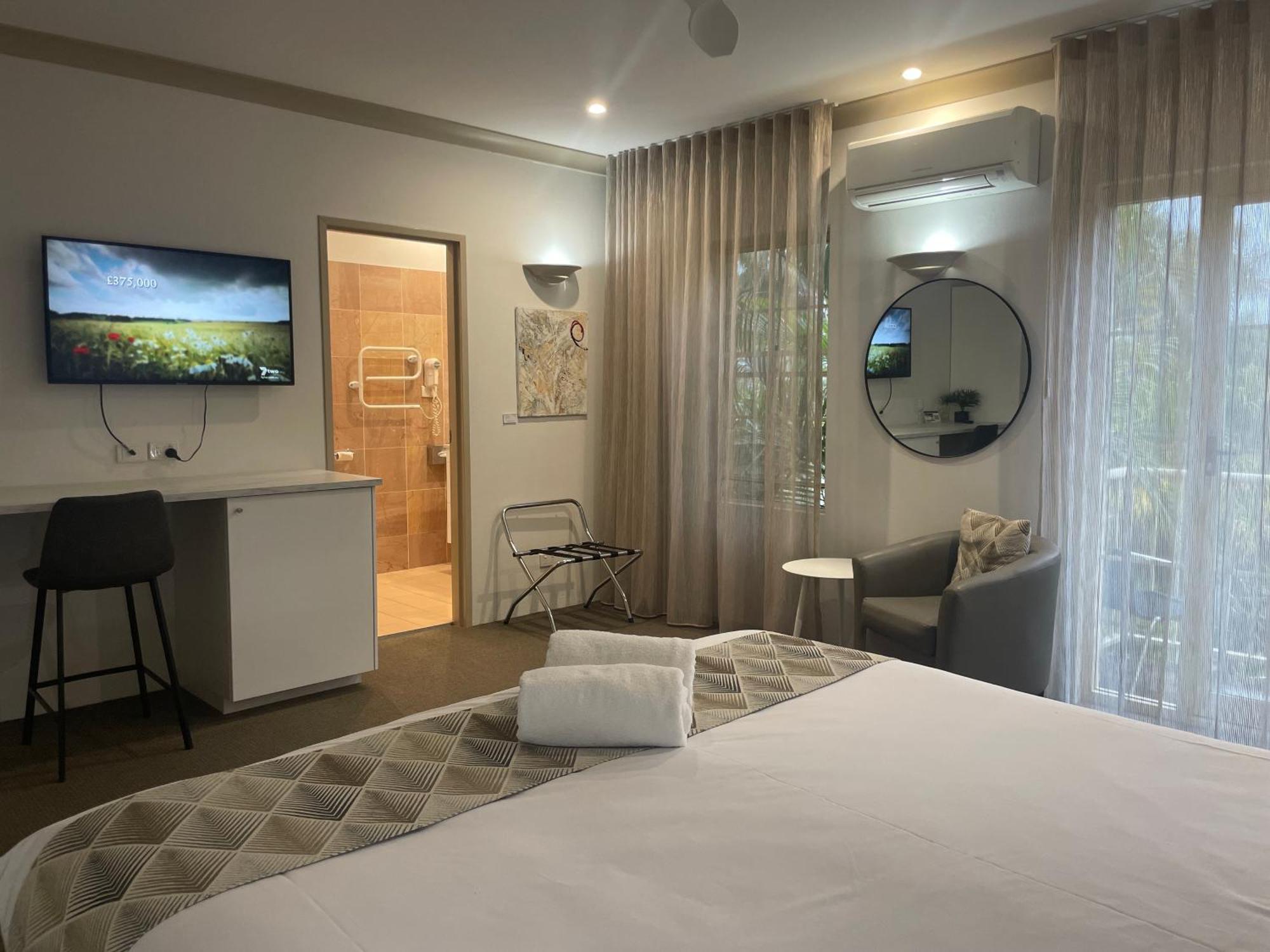 Oasis Inn Ulladulla - Welcoming Guests 18 Years And Older Exteriör bild