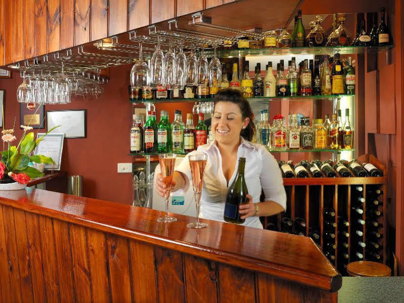 Oasis Inn Ulladulla - Welcoming Guests 18 Years And Older Exteriör bild